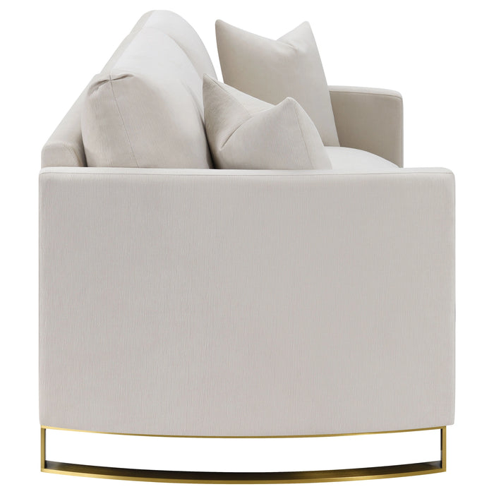 Corliss Loveseat