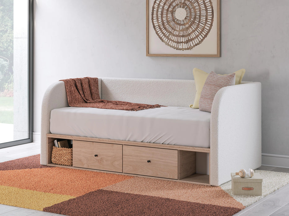 Arloster Upholstered Bed