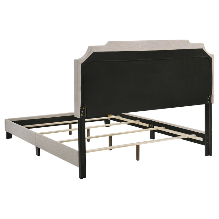 Tamarac Panel Bed