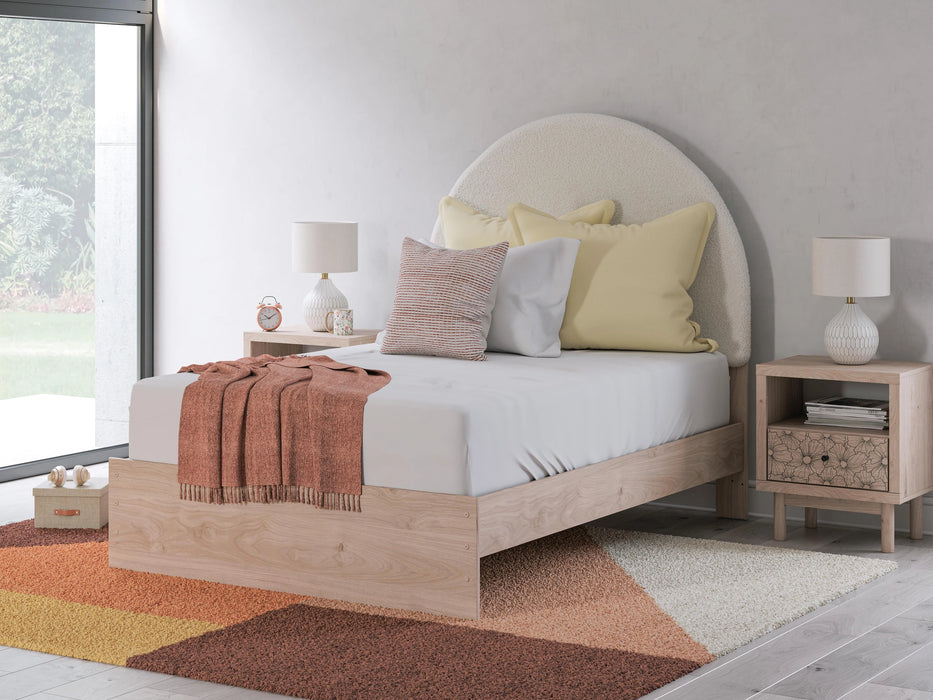 Arloster Upholstered Bed